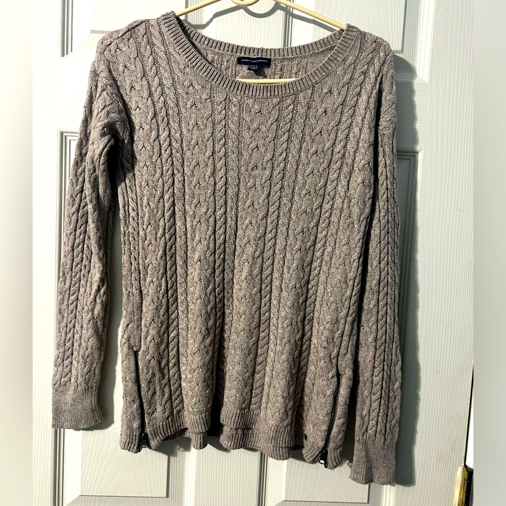 American Eagle outfitters ribbed long sleeve seater cream color size M